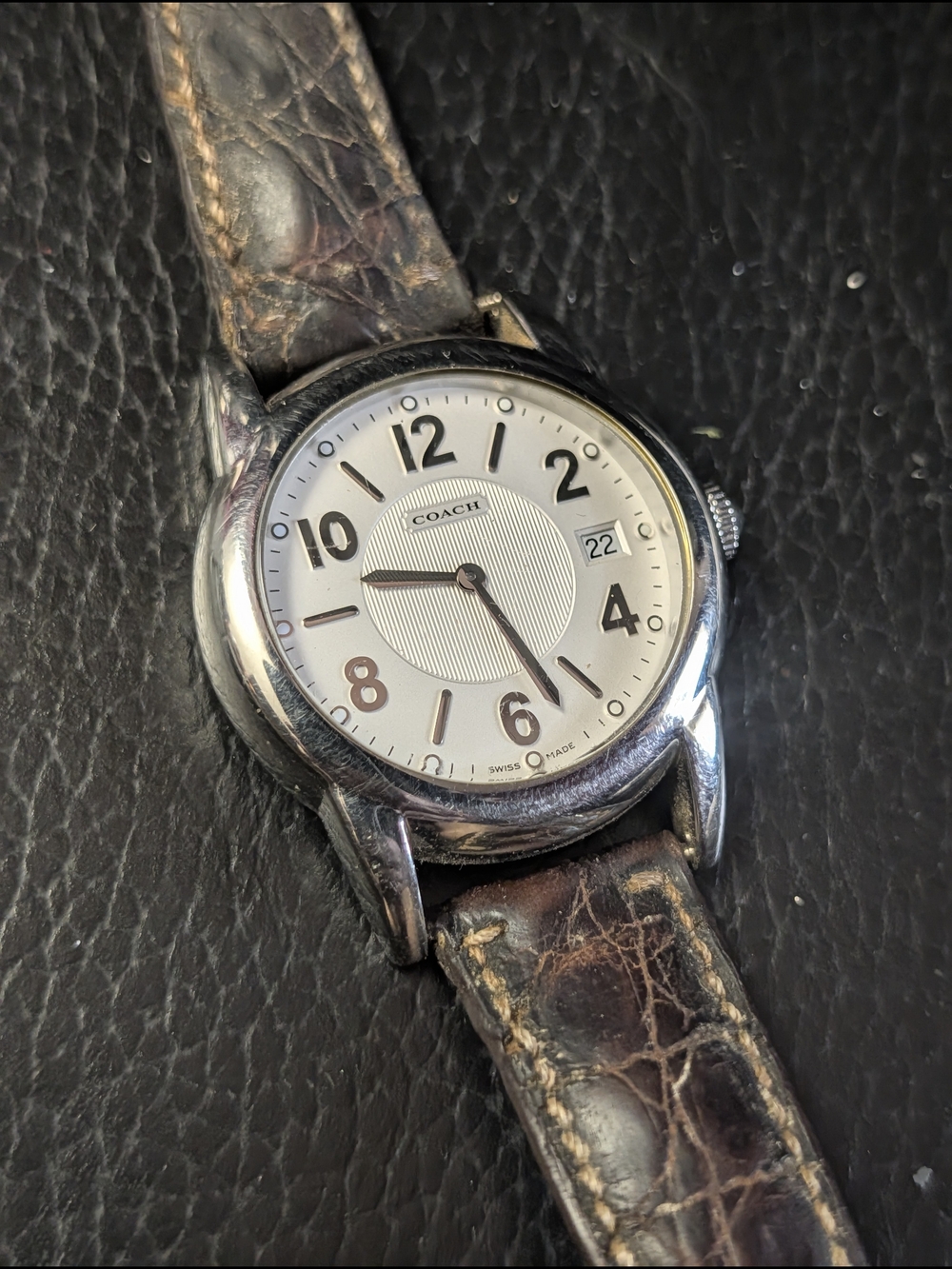 Coach Vintage Men’s Date Swiss-made Branded Alligator Quartz Wrist Watch